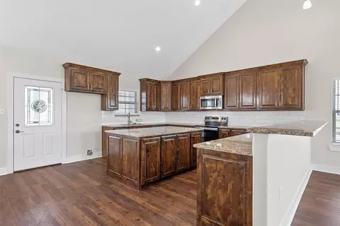 Kitchen - 805 N Main St, Mcgregor, TX 76657 photo 3 of 4