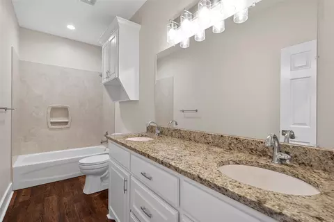 Bath - 805 N Main St, Mcgregor, TX 76657 photo 2 of 2