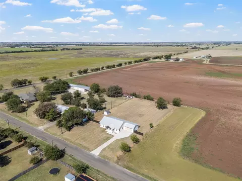 View/Area - 805 N Main St, Mcgregor, TX 76657 photo 1 of 7