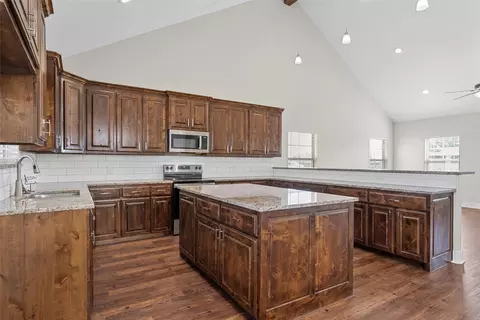 Kitchen - 805 N Main St, Mcgregor, TX 76657 photo 2 of 4