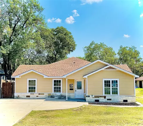 616 31st St, Grand Prairie, TX 75050