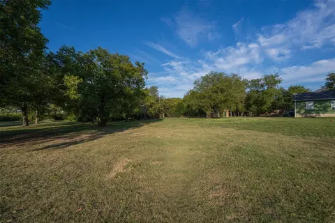 1408 N Johnson St, Ennis, TX 75119