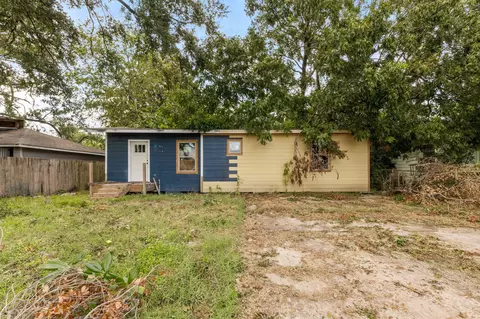 206 Owens St, Houston, TX 77029