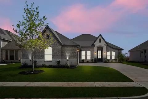 369 Paddle Boat Dr, Granbury, TX 76049