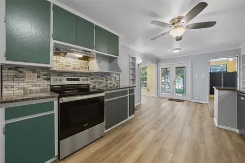 Kitchen - 194 Thunderbird Dr, Mabank, TX 75156 photo 2 of 2