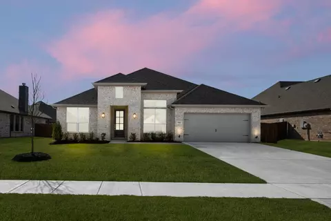 904 Meadow View Dr, Cleburne, TX 76033