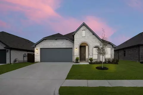 810 Misty Ln, Cleburne, TX 76033
