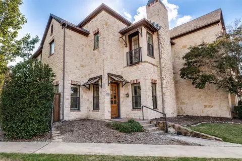 1120 Hemingway Ln, Irving, TX 75063
