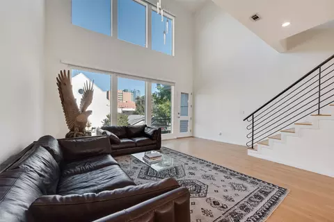 959 W Bluff St #105, Fort Worth, TX 76102