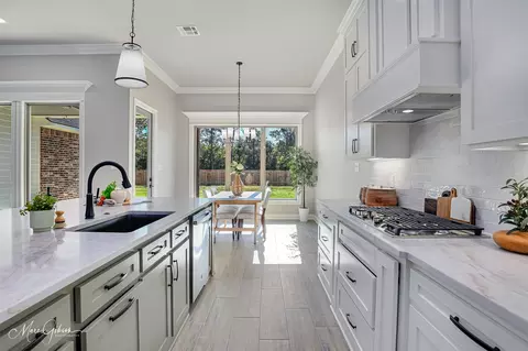 Kitchen - 171 Sitka Loop, Haughton, LA 71037 photo 5 of 5