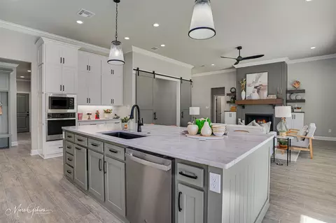 Kitchen - 171 Sitka Loop, Haughton, LA 71037 photo 3 of 5