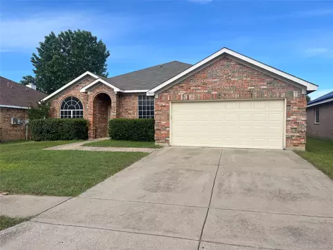 7022 Snowy Owl St, Arlington, TX 76002