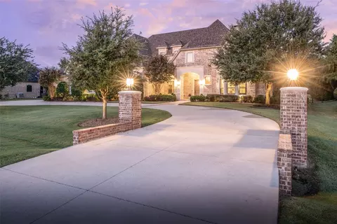731 Stallion Dr, Fairview, TX 75069
