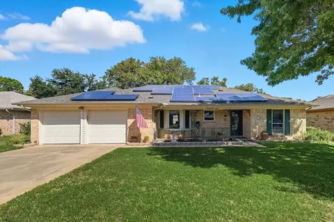 2504 Westpark Way Cir, Euless, TX 76040