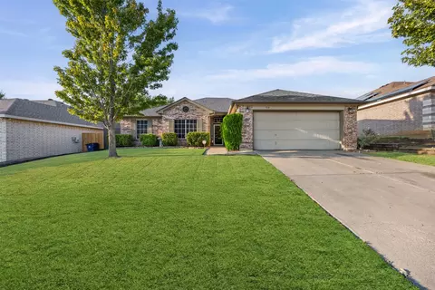 908 Ryanfield Ct, Burleson, TX 76028