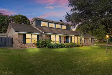 109 S Meadow Ln, Haughton, LA 71037