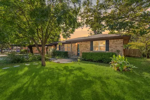 513 E College St, Leonard, TX 75452