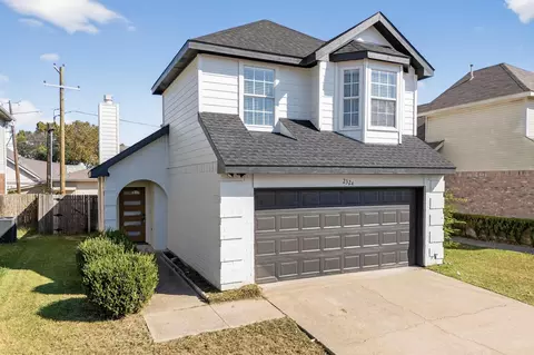 2324 Hunters Run Dr, Dallas, TX 75232
