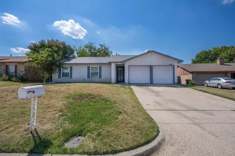 6824 Westglen Dr, Fort Worth, TX 76133