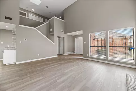 6205 Bellaire Dr S, Fort Worth, TX 76132