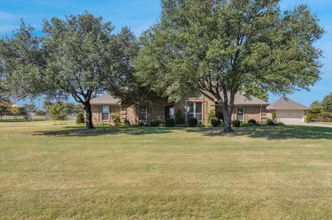 1385 Autry Ln, Crowley, TX 76036
