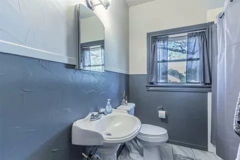 Bath - 2603 Pine Ave, Waco, TX 76708 photo 1 of 2