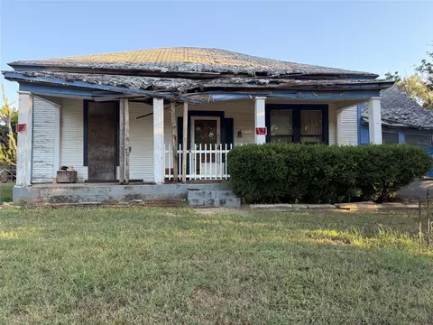 1146 Alvarado St, Cleburne, TX 76031