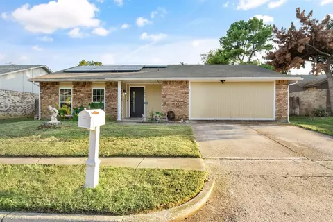 6802 Forestview Dr, Arlington, TX 76016