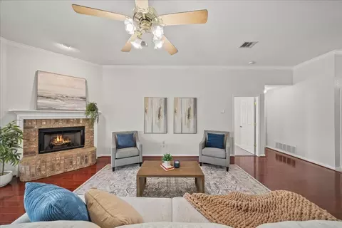 6825 Cheatham Dr, Watauga, TX 76148