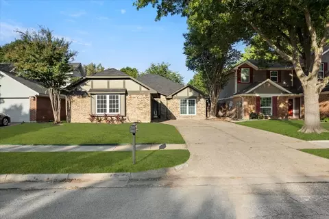 5624 Fox Hunt Dr, Arlington, TX 76017