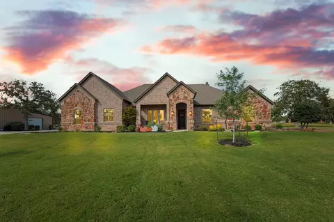 141 Mission Oak Trl, Decatur, TX 76234