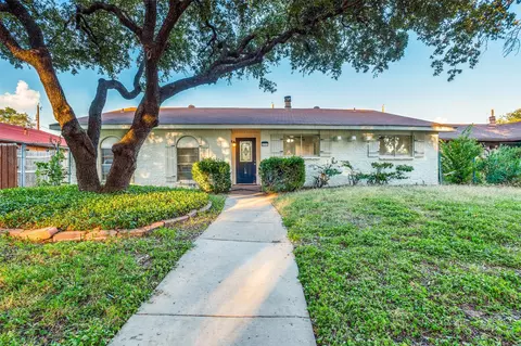 3134 Rainbow Dr, Grand Prairie, TX 75052