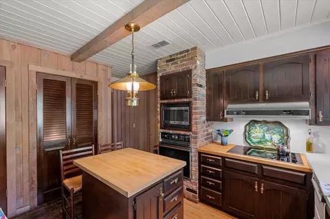 Kitchen - 1200 N Acres Cir, Springhill, LA 71075 photo 2 of 4