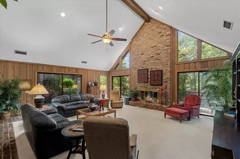 Living - 1200 N Acres Cir, Springhill, LA 71075 photo 2 of 5