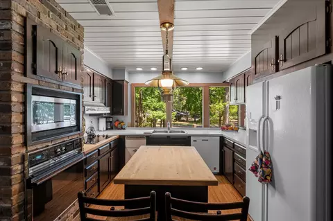 Kitchen - 1200 N Acres Cir, Springhill, LA 71075 photo 1 of 4