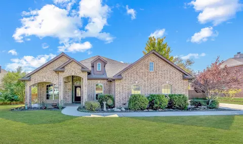 302 Red Eagle Trl, Hudson Oaks, TX 76087