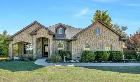 302 Red Eagle Trl, Hudson Oaks, TX 76087