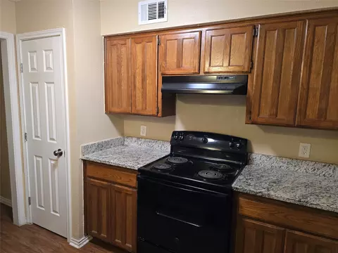 1126 Brady Dr, Irving, TX 75061