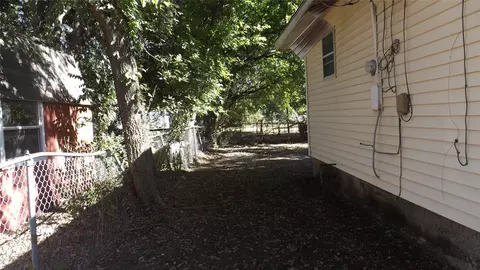 1106 Epps Rd, Palmer, TX 75152 photo 6