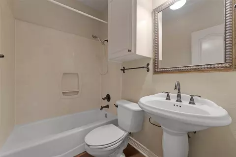Bath - 5624 Rosalie Dr, Waco, TX 76708 photo 3 of 6