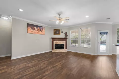 Living - 5624 Rosalie Dr, Waco, TX 76708 photo 2 of 5