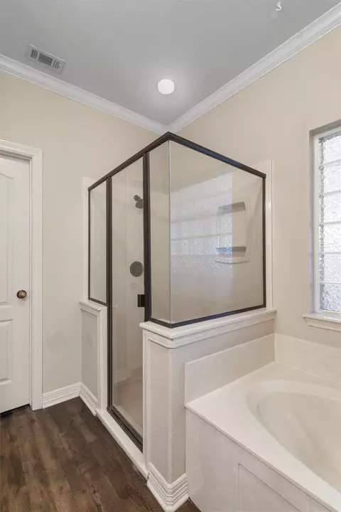 Bath - 5624 Rosalie Dr, Waco, TX 76708 photo 5 of 6