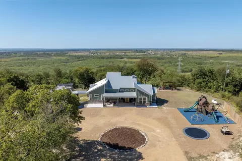 1050 El Camino, Waxahachie, TX 75167