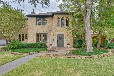 1112 S Canterbury Ct, Dallas, TX 75208