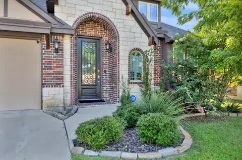 108 Gateway Dr, Alvarado, TX 76009