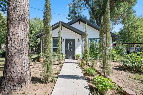 501 S Austin St, De Leon, TX 76444