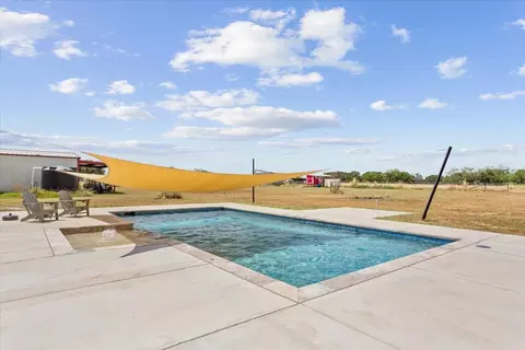 1045 Shiloh Trl, China Spring, TX 76633