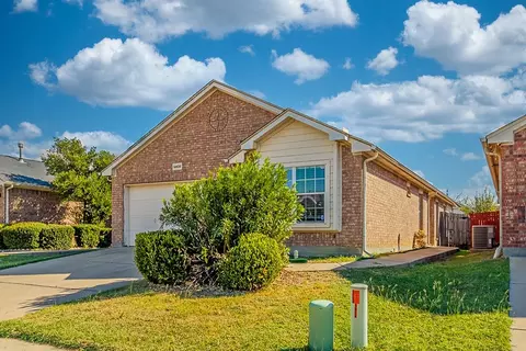6408 Claire Dr, Fort Worth, TX 76131