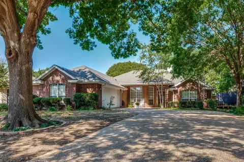 916 Smokerise Cir, Denton, TX 76205