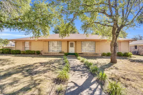 120 Mockingbird Ln, Hillsboro, TX 76645
